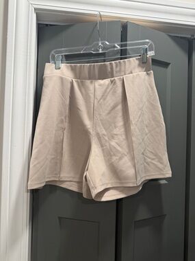 H&M High-Waist Pleated Cream Shorts